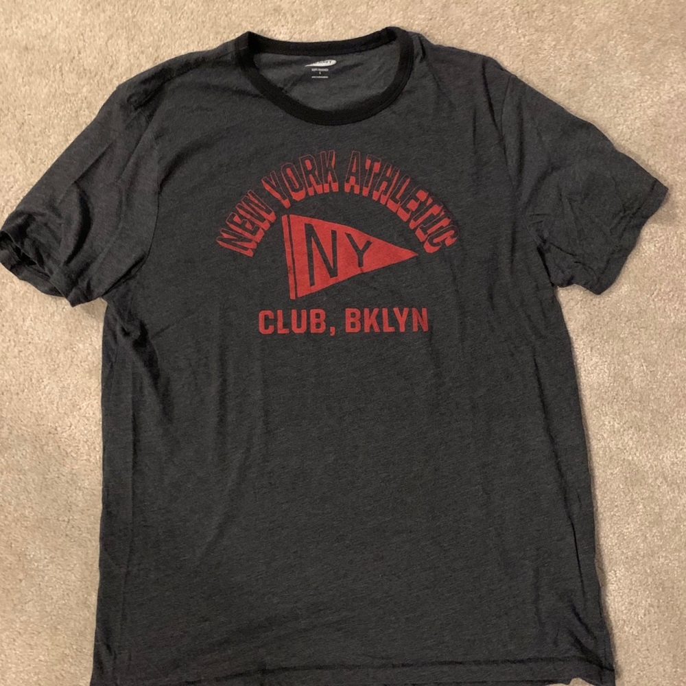 Old Navy T-Shirt
